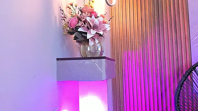 ariana jhonson1 online show from March 2025 01:06:01 PM