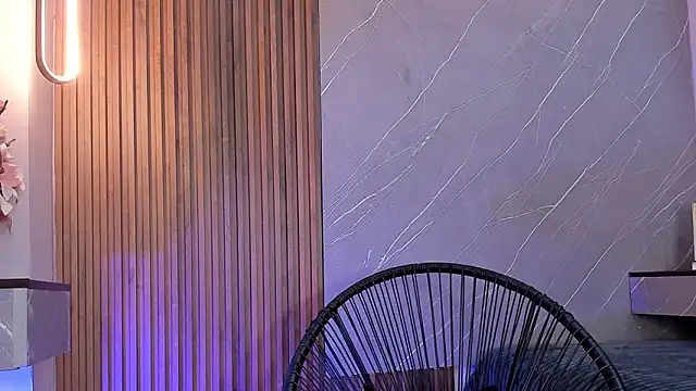 ariana jhonson1 online show from March 2025 12:39:01 PM