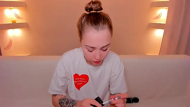 YourMegan online show from November 2025 06:22:02 PM