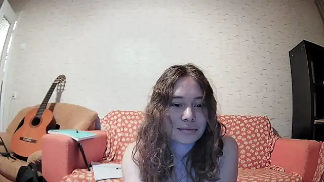 Snapshot of girliemilk chatting on February 2025 06:35:01 PM girliemilk online show from February 2025 06:35:01 PM