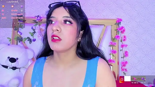 Snapshot of BeccaMathew chatting on November 2025 01:17:02 AM BeccaMathew online show from November 2025 01:17:02 AM