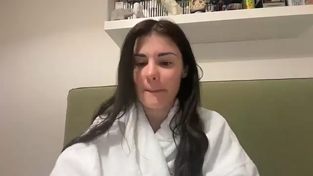 Snapshot of Petitecookie chatting on April 2026 08:20:02 PM Petitecookie online show from April 2026 08:20:02 PM