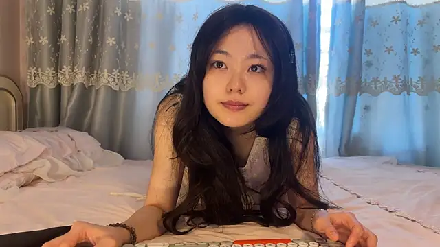 Snapshot of nanaliu6 chatting on November 2025 01:39:02 AM nanaliu6 online show from November 2025 01:39:02 AM