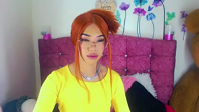 Snapshot of Khloe_Leal chatting on March 2025 01:14:01 AM Khloe Leal online show from March 2025 01:14:01 AM