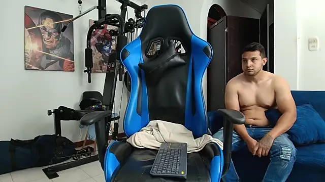 Snapshot of ema_abby chatting on December 2025 10:59:02 PM ema abby online show from December 2025 10:59:02 PM