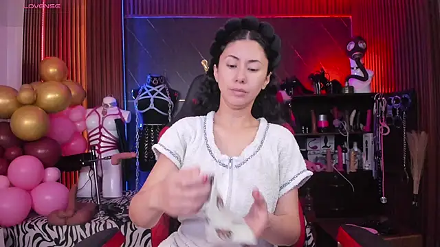 XiaQueen online show from May 2026 11:38:01 AM