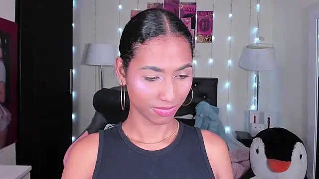 Snapshot of Alissemasiel chatting on April 2026 12:32:01 AM Alissemasiel online show from April 2026 12:32:01 AM