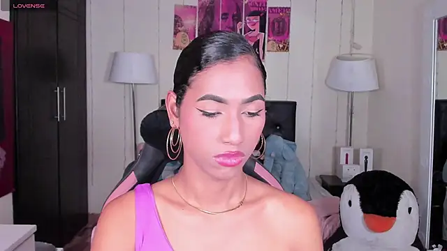 Snapshot of Alissemasiel chatting on April 2026 04:12:01 PM Alissemasiel online show from April 2026 04:12:01 PM