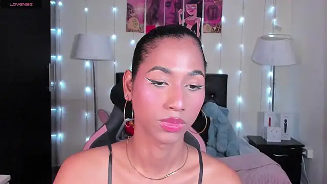 Snapshot of Alissemasiel chatting on April 2026 04:33:02 PM Alissemasiel online show from April 2026 04:33:02 PM