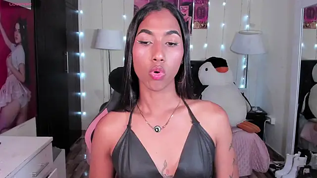 Snapshot of Alissemasiel chatting on April 2026 11:11:02 PM Alissemasiel online show from April 2026 11:11:02 PM