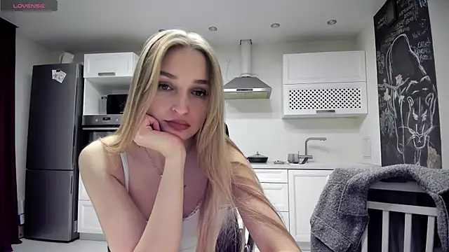 Snapshot of lisenok chatting on April 2026 07:39:02 PM lisenok online show from April 2026 07:39:02 PM