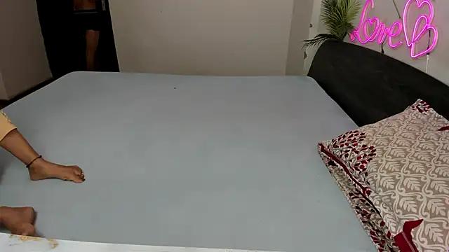 Snapshot of Queen_Couple chatting on September 2025 05:11:01 AM Queen Couple online show from September 2025 05:11:01 AM