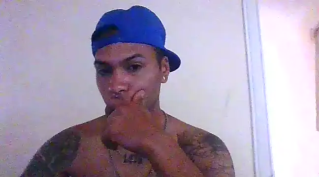 Snapshot of crow07xx chatting on February 2025 12:03:02 PM crow07xx online show from February 2025 12:03:02 PM