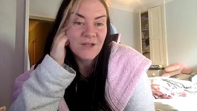 Snapshot of AureliaXOX chatting on February 2025 02:16:01 PM AureliaXOX online show from February 2025 02:16:01 PM