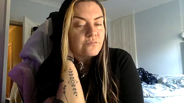 Snapshot of AureliaXOX chatting on February 2025 10:48:02 AM AureliaXOX online show from February 2025 10:48:02 AM