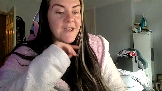 Snapshot of AureliaXOX chatting on February 2025 02:07:01 PM AureliaXOX online show from February 2025 02:07:01 PM