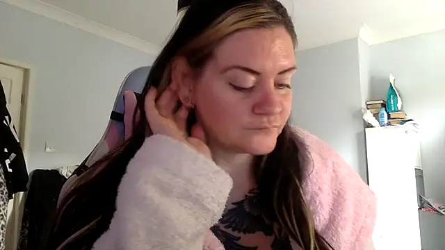 Snapshot of AureliaXOX chatting on February 2025 01:51:02 PM AureliaXOX online show from February 2025 01:51:02 PM