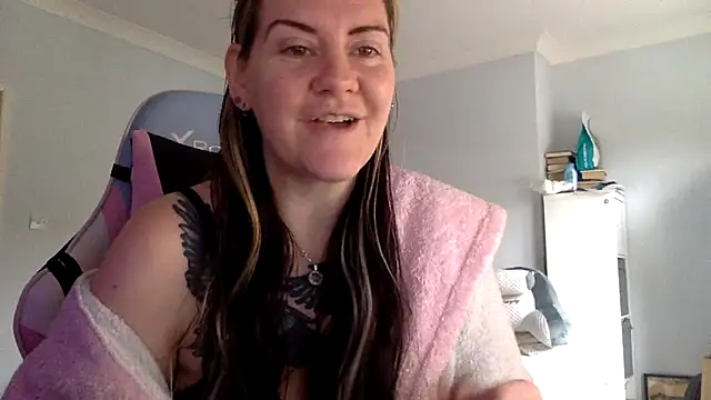 Snapshot of AureliaXOX chatting on February 2025 11:05:01 AM AureliaXOX online show from February 2025 11:05:01 AM