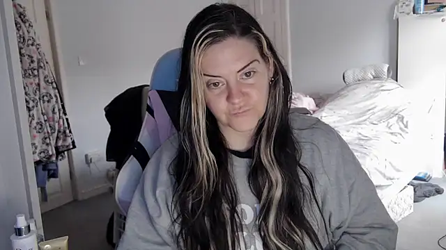 Snapshot of AureliaXOX chatting on February 2025 09:36:02 AM AureliaXOX online show from February 2025 09:36:02 AM