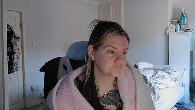 Snapshot of AureliaXOX chatting on March 2025 12:11:02 PM AureliaXOX online show from March 2025 12:11:02 PM