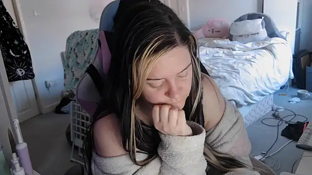 Snapshot of AureliaXOX chatting on March 2025 10:08:02 AM AureliaXOX online show from March 2025 10:08:02 AM