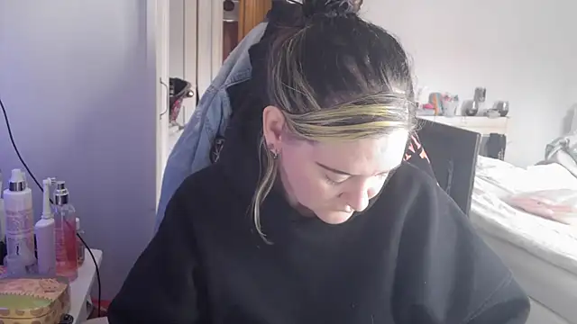 Snapshot of AureliaXOX chatting on September 2025 11:02:02 AM AureliaXOX online show from September 2025 11:02:02 AM