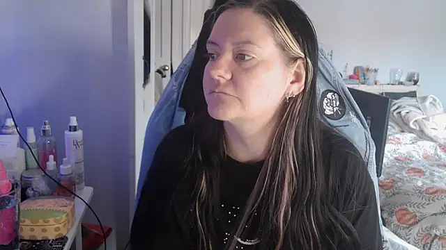 Snapshot of AureliaXOX chatting on October 2025 09:38:02 AM AureliaXOX online show from October 2025 09:38:02 AM