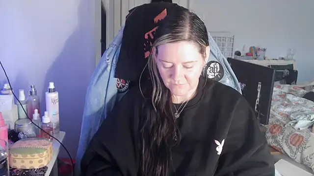 Snapshot of AureliaXOX chatting on October 2025 09:50:02 AM AureliaXOX online show from October 2025 09:50:02 AM