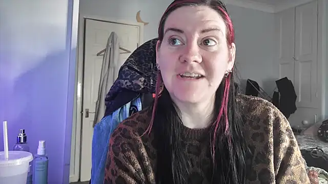 Snapshot of AureliaXOX chatting on November 2025 10:04:01 AM AureliaXOX online show from November 2025 10:04:01 AM