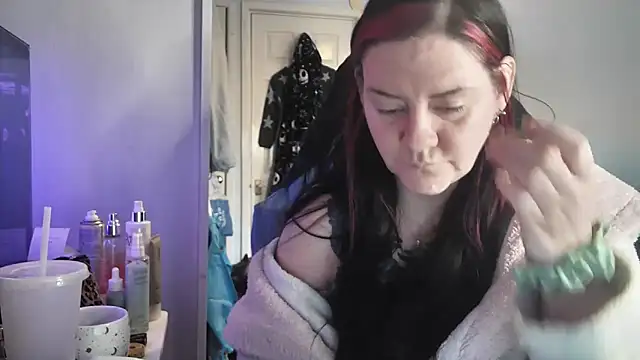 Snapshot of AureliaXOX chatting on December 2025 11:48:01 AM AureliaXOX online show from December 2025 11:48:01 AM