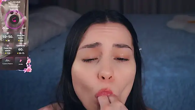 Snapshot of EleneBrach chatting on February 2025 12:17:02 PM EleneBrach online show from February 2025 12:17:02 PM