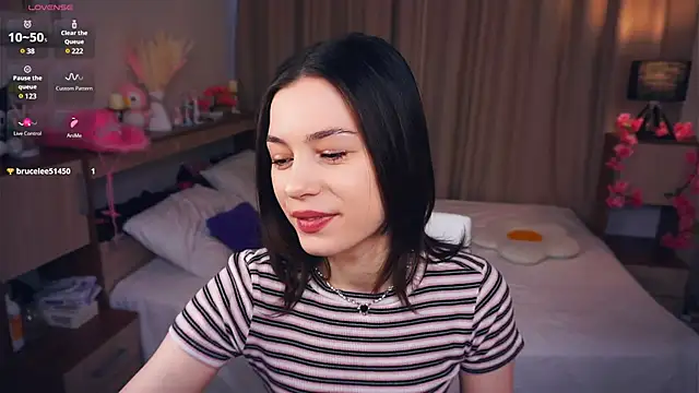 Snapshot of EleneBrach chatting on March 2025 05:56:01 AM EleneBrach online show from March 2025 05:56:01 AM