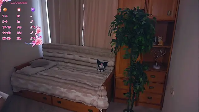 Snapshot of EleneBrach chatting on October 2025 07:49:02 AM EleneBrach online show from October 2025 07:49:02 AM