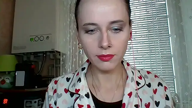 LuminousLady online show from November 2025 11:30:01 AM