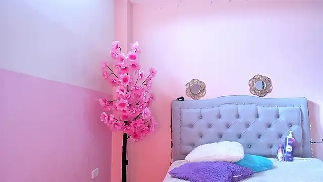 littletammy4u  online show from December 2025 12:44:02 PM