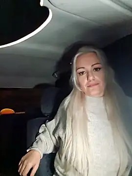 Snapshot of TessaWayne chatting on December 2025 08:47:02 PM TessaWayne online show from December 2025 08:47:02 PM