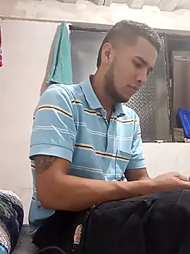 Snapshot of baby-buu chatting on February 2025 04:35:01 AM baby-buu online show from February 2025 04:35:01 AM