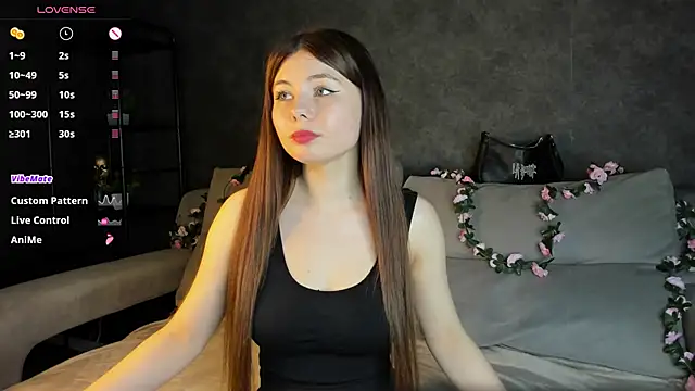 Snapshot of Amely_Li1 chatting on November 2025 09:28:02 AM Amely Li1 online show from November 2025 09:28:02 AM