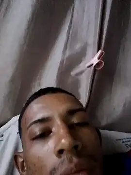 Snapshot of Mineirinho043 chatting on February 2025 05:08:01 AM Mineirinho043 online show from February 2025 05:08:01 AM