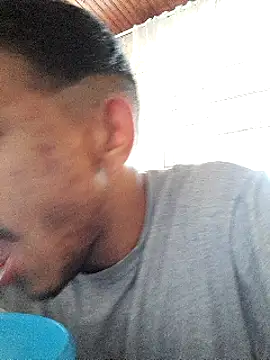 Snapshot of Mineirinho043 chatting on March 2025 06:14:01 PM Mineirinho043 online show from March 2025 06:14:01 PM