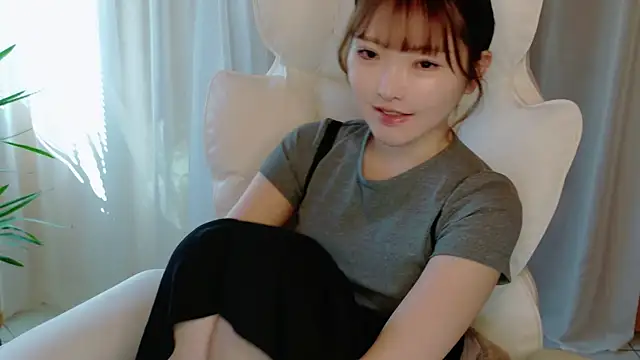 Snapshot of mimitan4545 chatting on February 2025 04:07:01 AM mimitan4545 online show from February 2025 04:07:01 AM