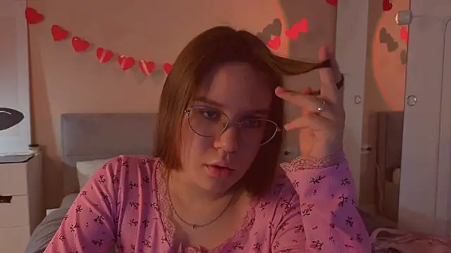 Mia Luw online show from March 2026 04:36:01 AM