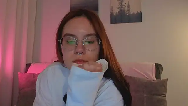 Mia Luw online show from July 2026 04:10:02 PM
