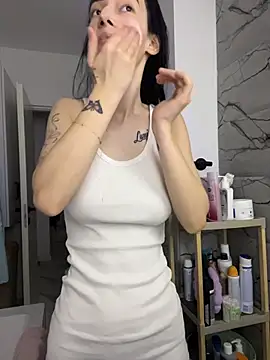 Celine Roxelle online show from February 2026 01:59:01 PM