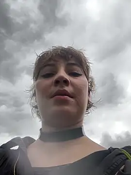 Maggie Geller online show from November 2025 04:17:02 PM