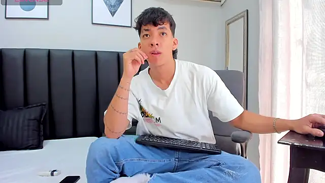 ISAAC CRYSTON online show from February 2025 03:17:01 PM