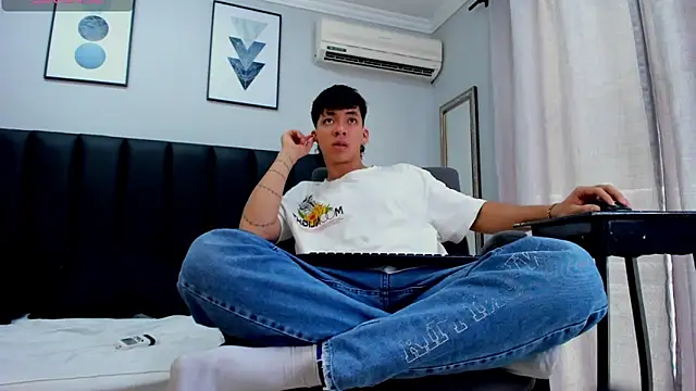 ISAAC CRYSTON online show from February 2025 06:17:02 PM