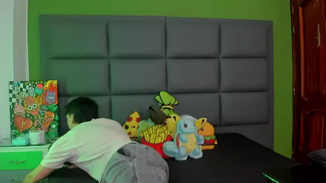 ISAAC CRYSTON online show from February 2025 07:48:02 PM