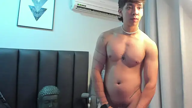 ISAAC CRYSTON online show from February 2025 02:01:01 AM