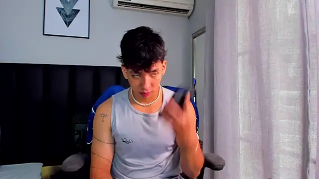 ISAAC CRYSTON online show from March 2025 07:37:01 PM